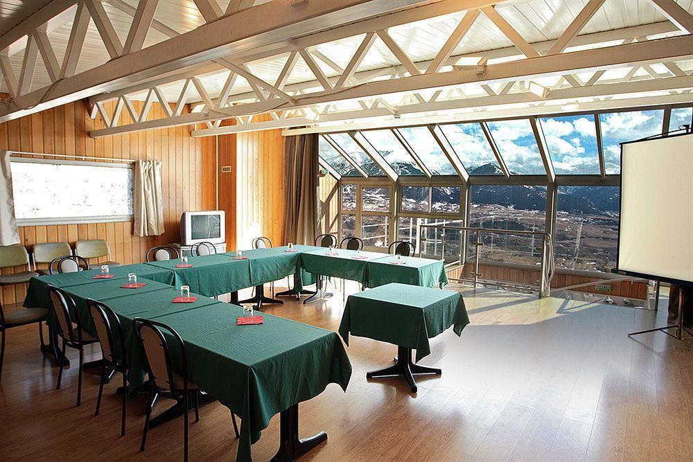 Hotel Le Grand Tetras Font-Romeu-Odeillo-Via Exterior photo